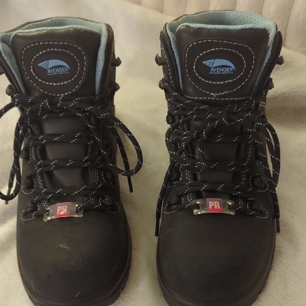 Avenger Black and Blue Safety Boots